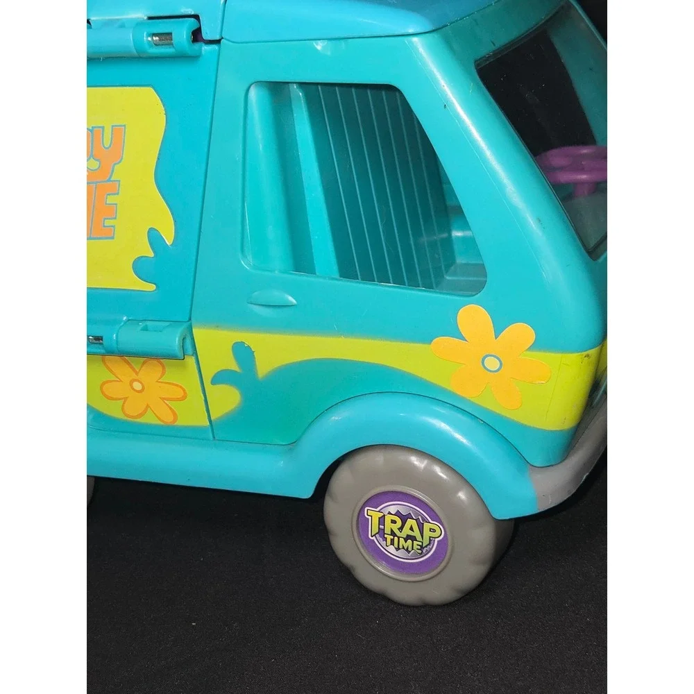 Scooby Doo Mystery Machine Toy Van‎ Playset with Accessories Kids Fun